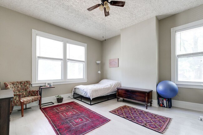 Foto del edificio - 3151 Moody Ave