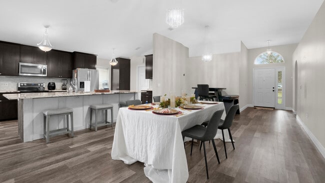 Foto del edificio - 631 Doe Cove Pl