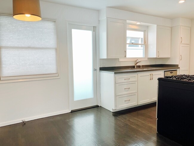 Foto del edificio - 710 Bay St