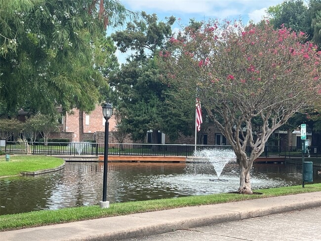 Foto del edificio - 5801 Lumberdale Rd