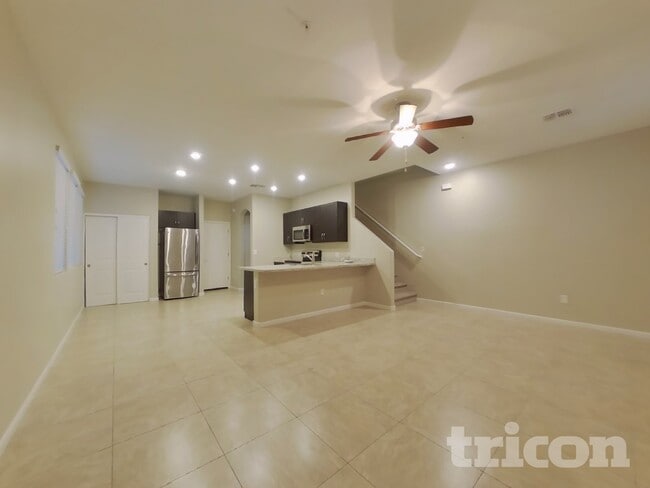 Building Photo - 12539 W Hummingbird Terrace