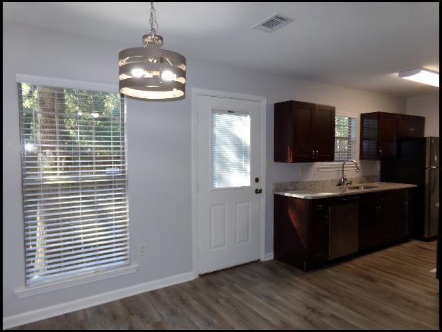 Foto del edificio - 222 Gamble Rd