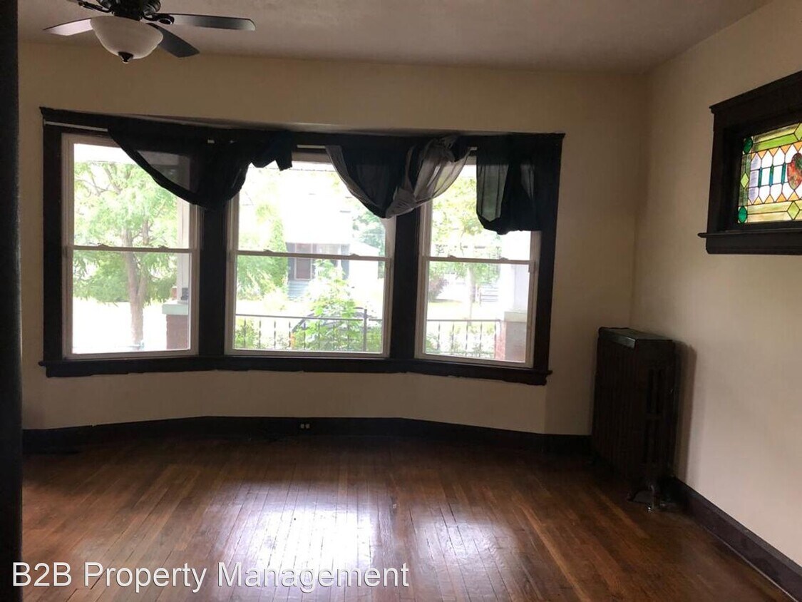 Primary Photo - 3 br, 1 bath House - 3024 W 103 ST.