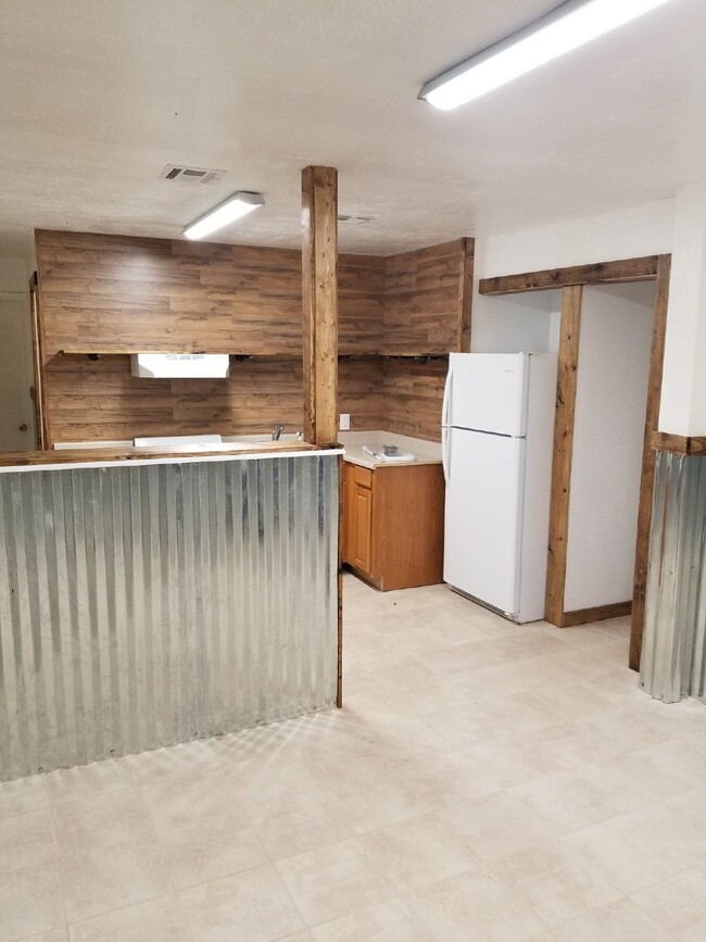 Building Photo - Studio Apartment in the Country on Paved R...