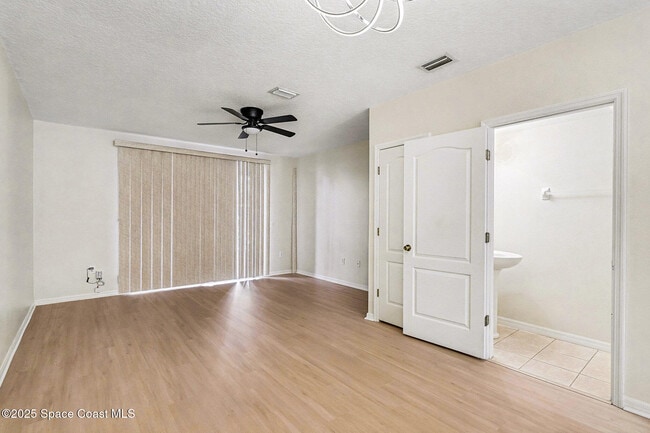 Foto del edificio - 1352 Hampton Park Ln