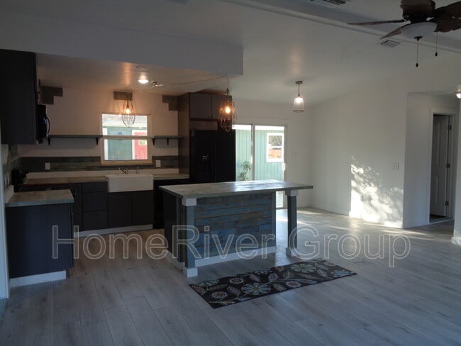 Foto del edificio - 117 NE 8th St