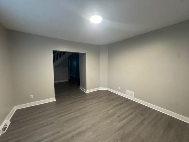 Building Photo - 1926 E Adams St