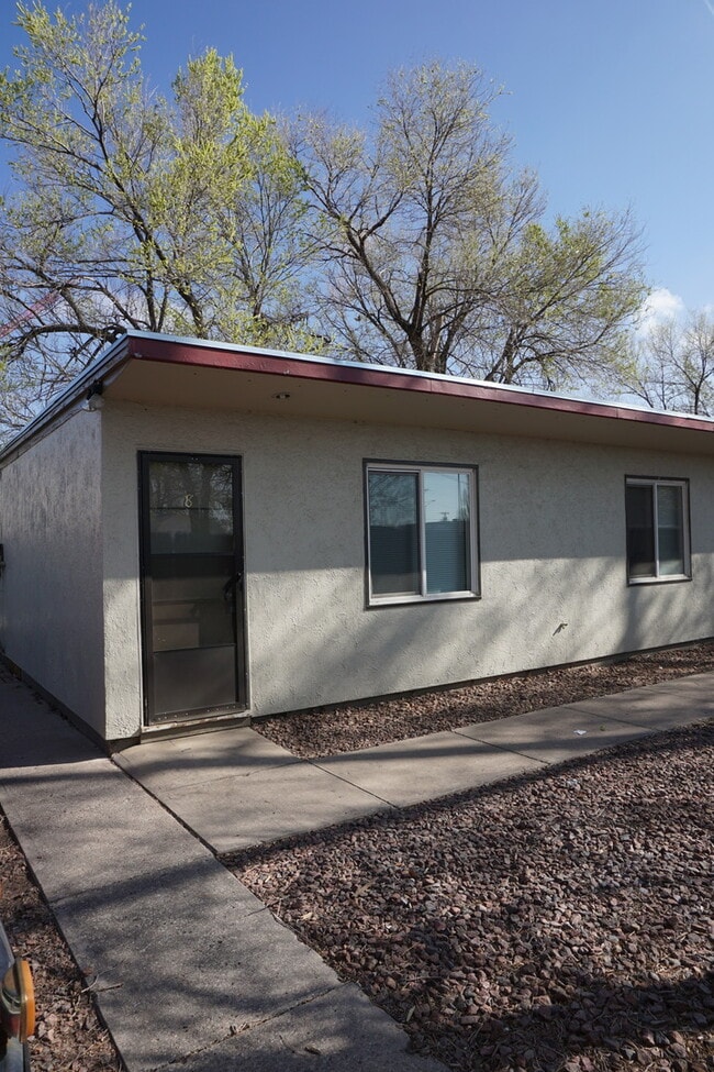 Building Photo - 214 S Wahsatch Ave