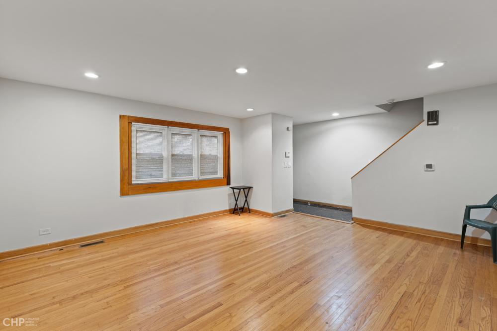 Foto principal - 3 bedroom in Chicago IL 60660