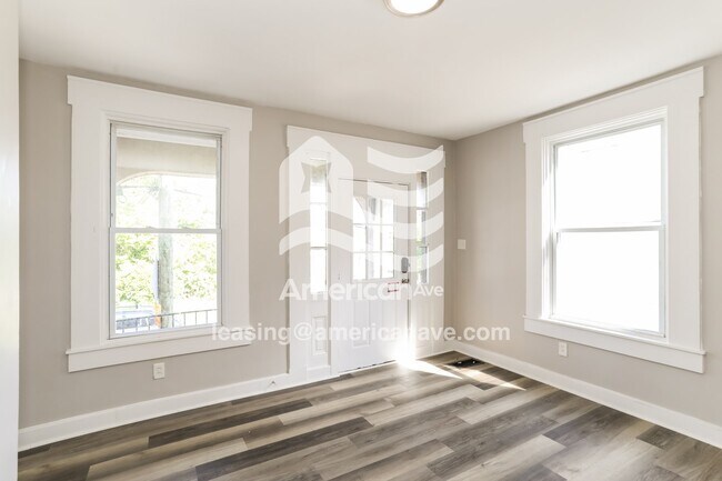 Foto del edificio - 4319 Hays Ave