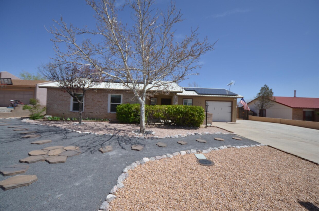 730 Emerald Dr NE, Rio Rancho, NM 87124 House Rental in Rio Rancho