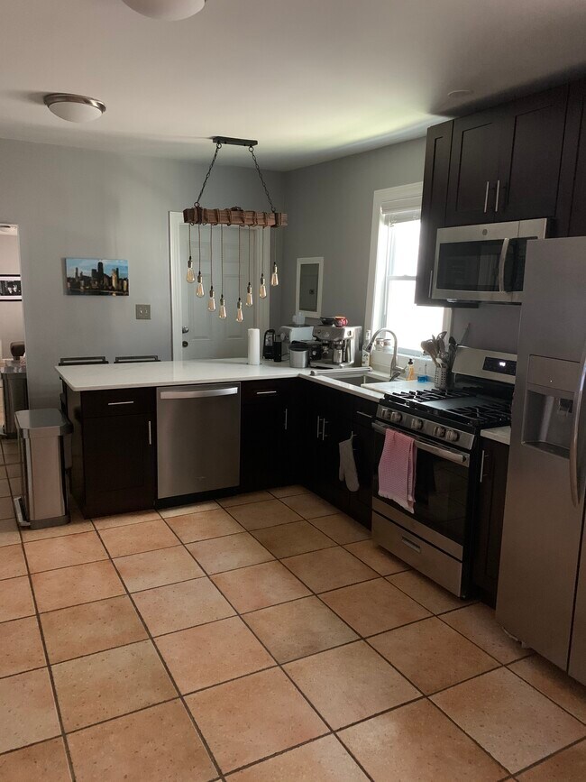 Kitchen - 1451 N Campbell Ave
