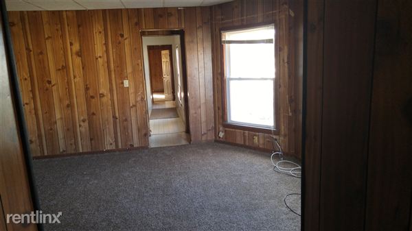 Building Photo - 2402 East Ave