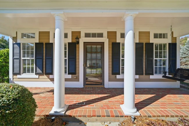 Building Photo - 202 Evergreen Trce