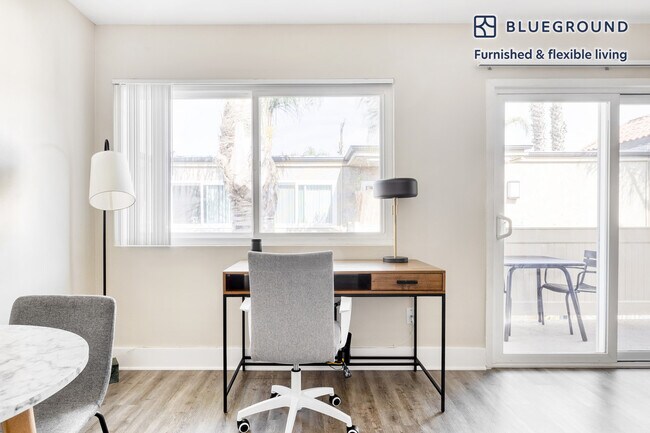 Foto del edificio - 12540 Braddock Dr