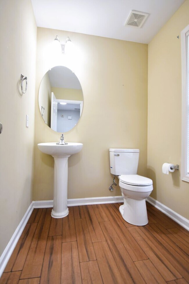 Foto del edificio - 3 Bedroom 2.5 Bathroom- Pets Considered