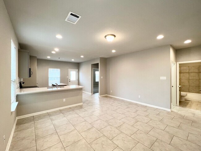 Foto del edificio - Home for lease