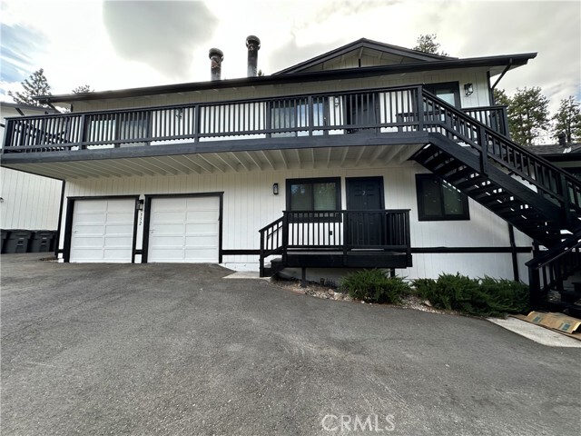 Primary Photo - 1362 Club View Dr