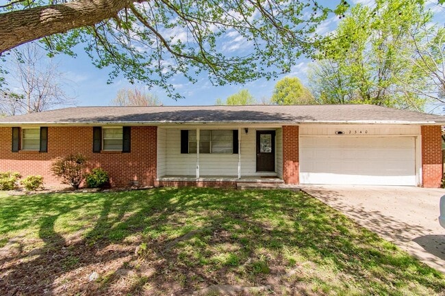 3 Bedroom 2 Bath Home Walking Distance to Campus! - 3 Bedroom 2 Bath Home Walking Distance to Campus!