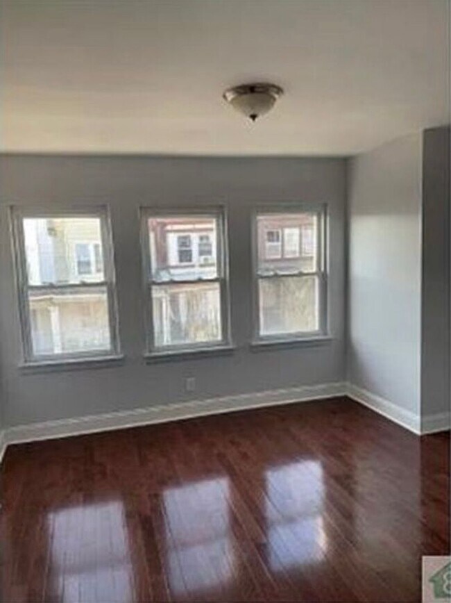 Building Photo - 3 bedroom House for Rent