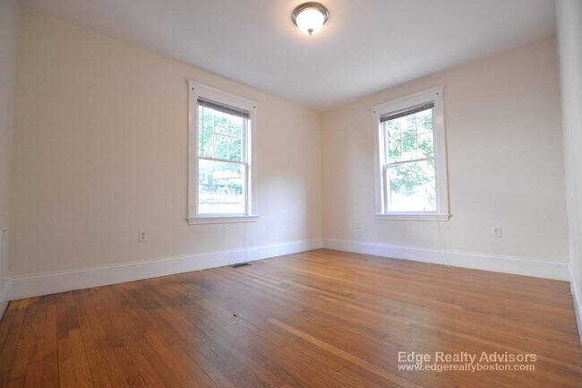 Building Photo - 53 Radnor Rd