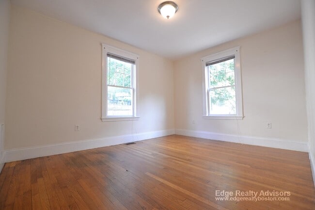 Building Photo - 53 Radnor Rd