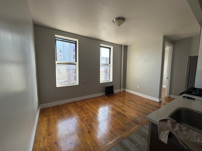 Photo - 295 E 149th St Apartment