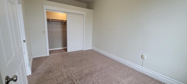 Foto del edificio - 7 E Main St