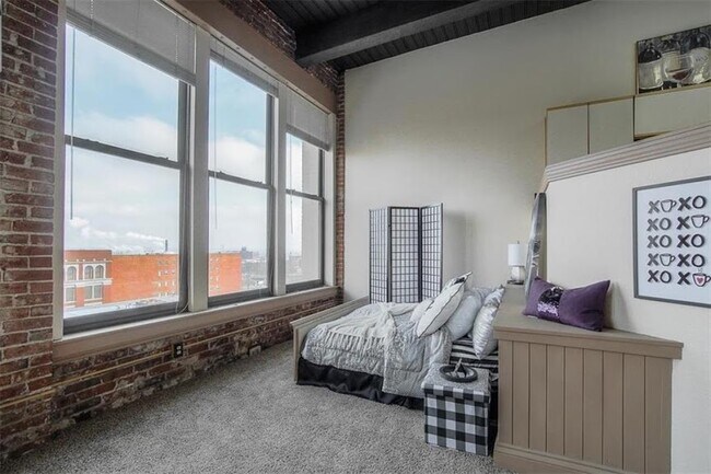 Bed Plus View - 308 W 8th St