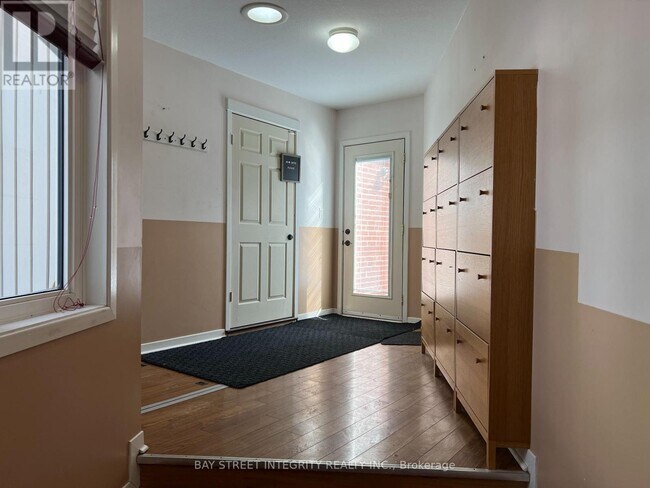 Photo du bâtiment - 1339 Pinegrove Rd