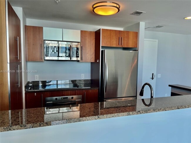 Building Photo - 300 S Biscayne Blvd