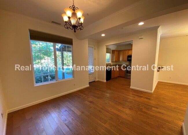 Building Photo - AVAILABLE FEBRUARY - 3 Bed / 2.5 Bath Paso...
