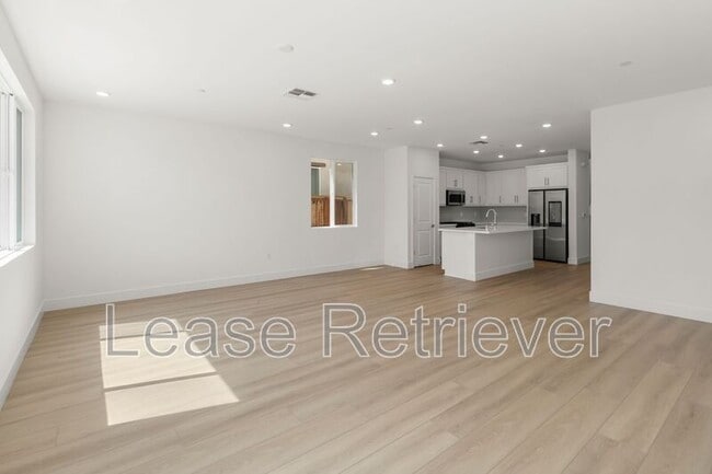 Building Photo - 4748 Concordia Ave