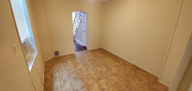 Foto del edificio - 2641 Bainbridge St