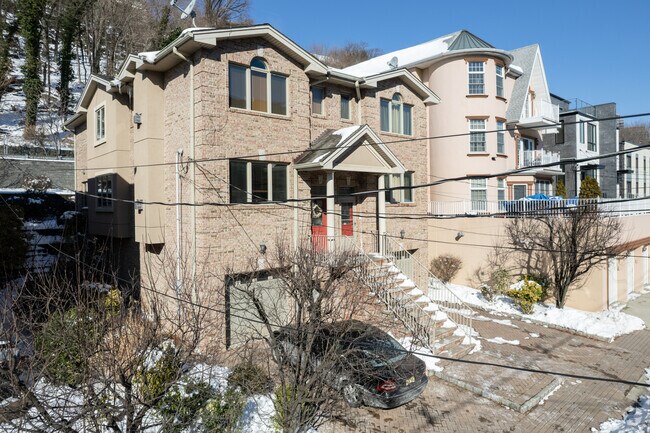 Building Photo - 192 Undercliff Ave
