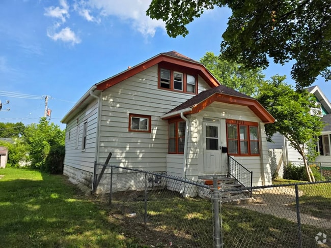 Building Photo - 3052 N 47th St