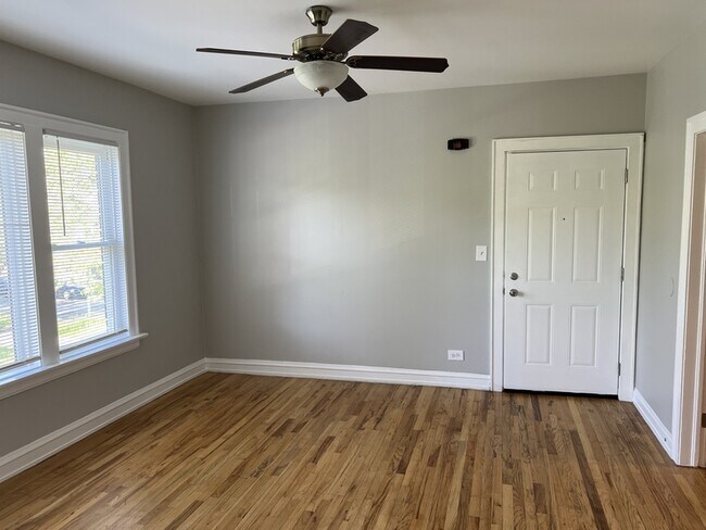 Foto del edificio - 8159 S Coles Ave
