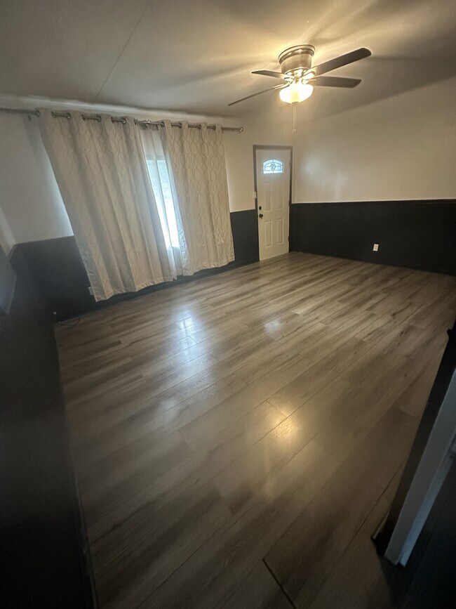 Foto del edificio - 1063 S Edgewood Ave