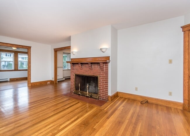 Building Photo - 335 Hillside Ave
