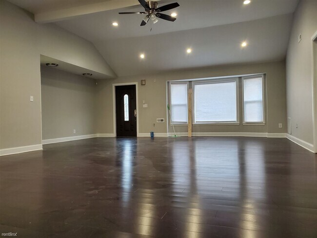 Foto del edificio - 4 br, 3 bath House - 116 Roger White Dr