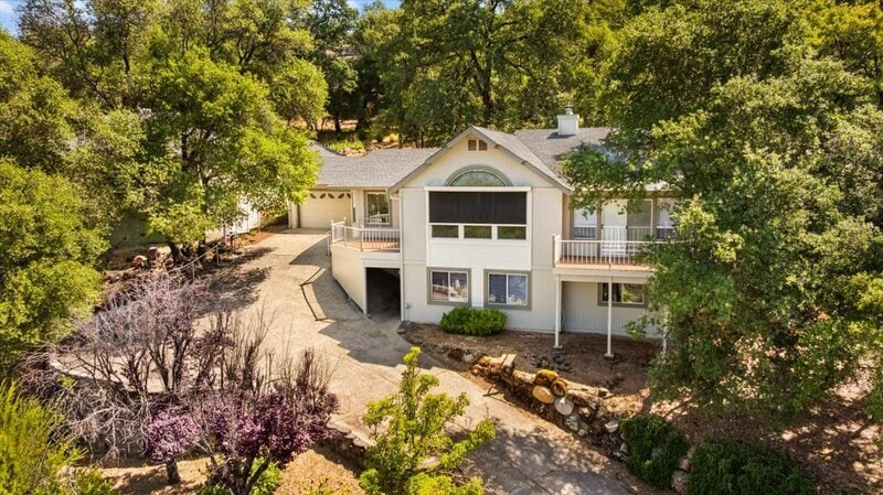 Foto principal - 18610 Jayhawk Dr