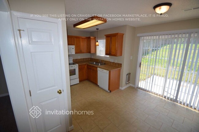 Building Photo - 9906 Sweet Plum Dr