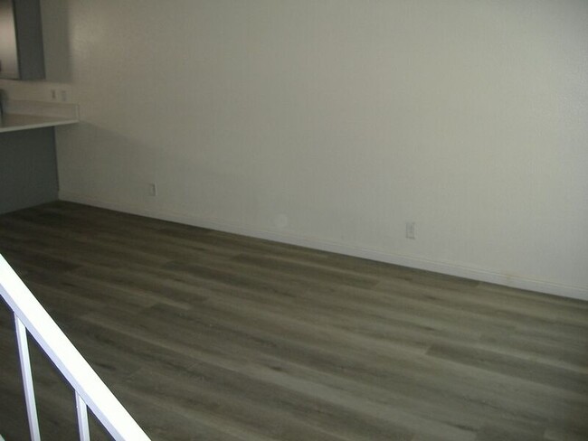 Foto del edificio - 28701 Calle Del Lago