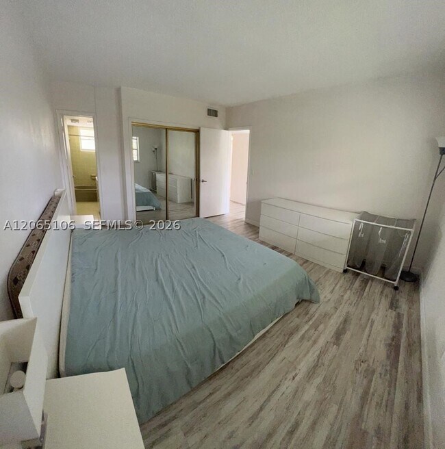 Foto del edificio - 2825 NE 201st Terrace