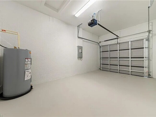 Foto del edificio - Charming 3BR House in Lehigh Acres