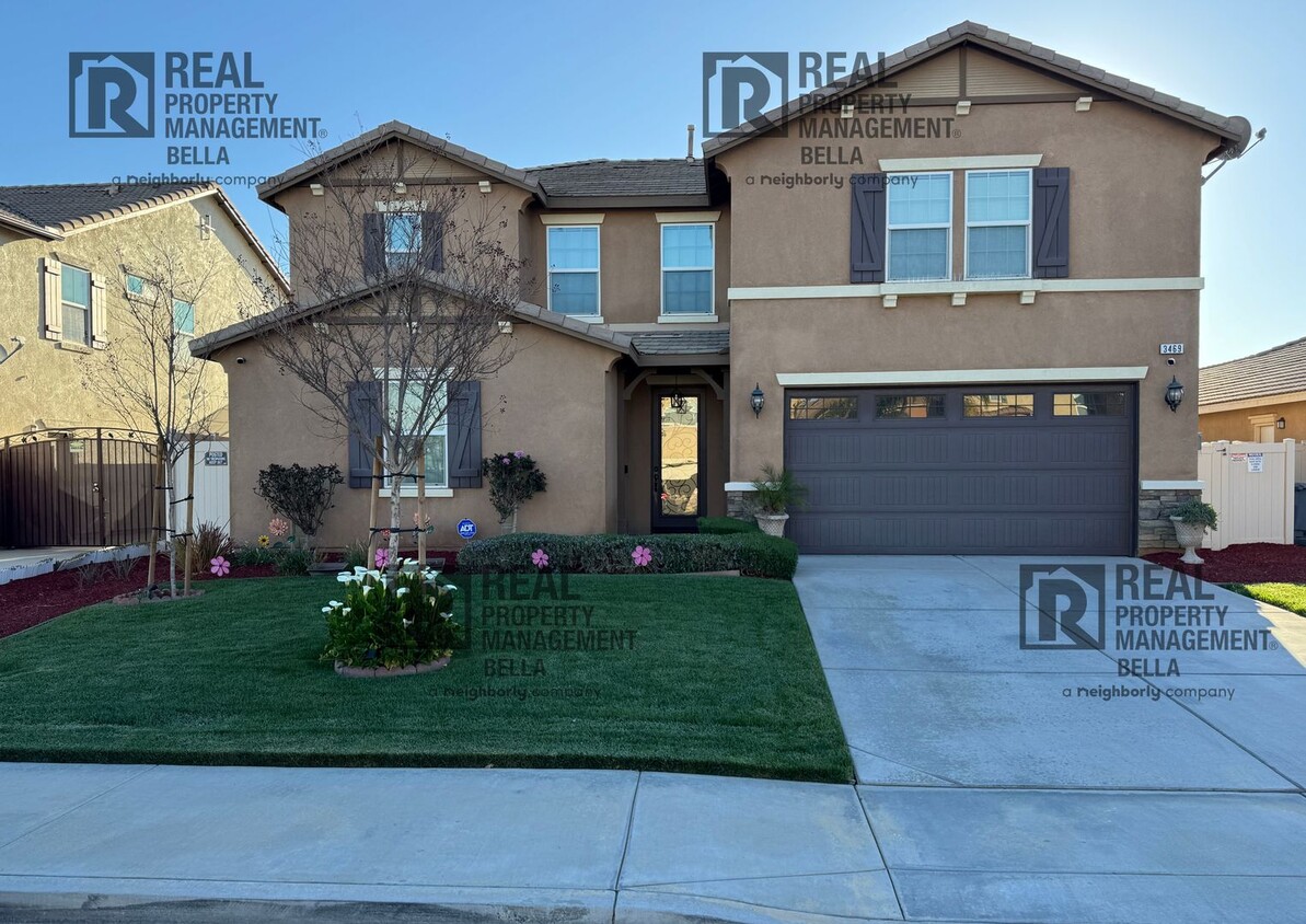 Foto principal - Stunning 3-Bedroom Home with Pool & Jacuzzi!