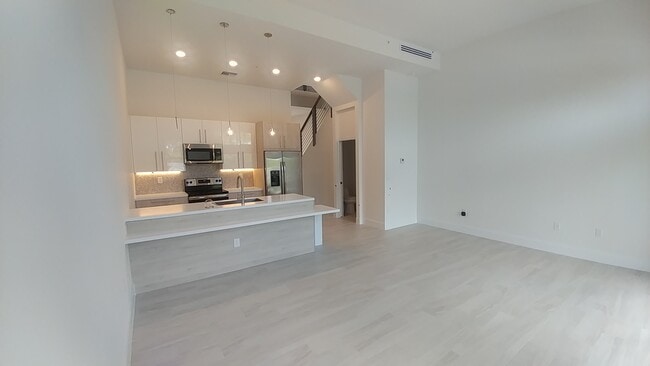 Building Photo - 813 NW 45th Terrace