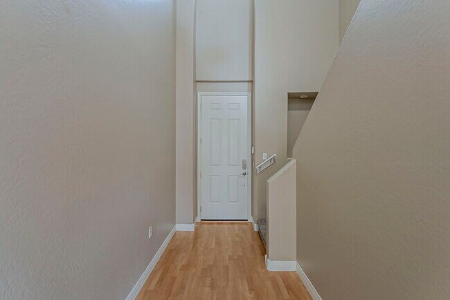 Foto del edificio - 615 E Portland St