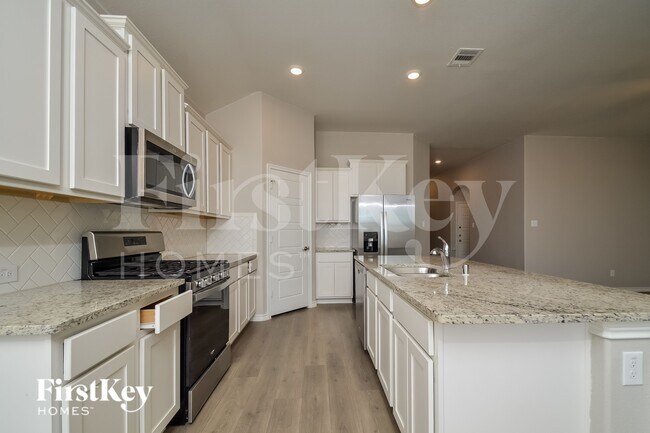 Foto del edificio - 4217 Agatha Ln