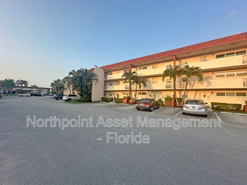 8980 S Hollybrook Blvd, Pembroke Pines, FL 33025 House Rental in